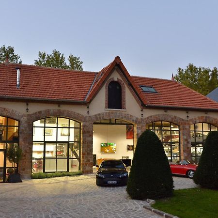 Le Clocher De La Duchesse Bonnelles Kültér fotó